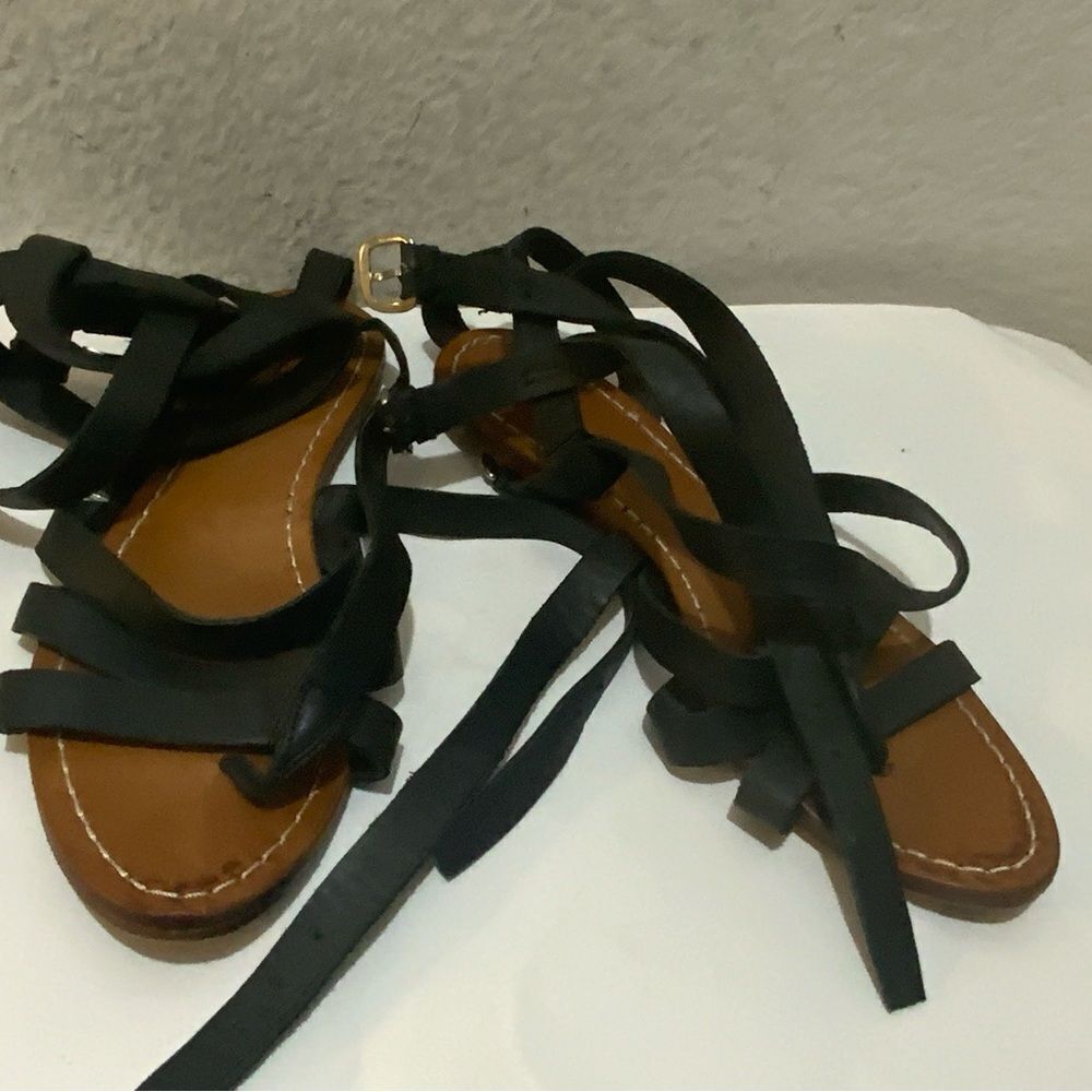 Sibyl Vane black flat  Leather Sandal w Ankle Ties 39